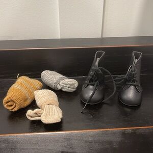 American girl, Kiersten‘s shoes and socks set retired